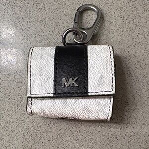 Michael Kors Black and White AirPods Pouch